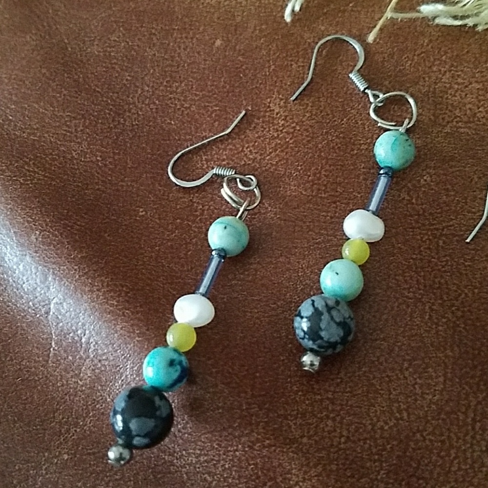 Buttercup & Snowflakes Earring Set - Picture 3 of 6